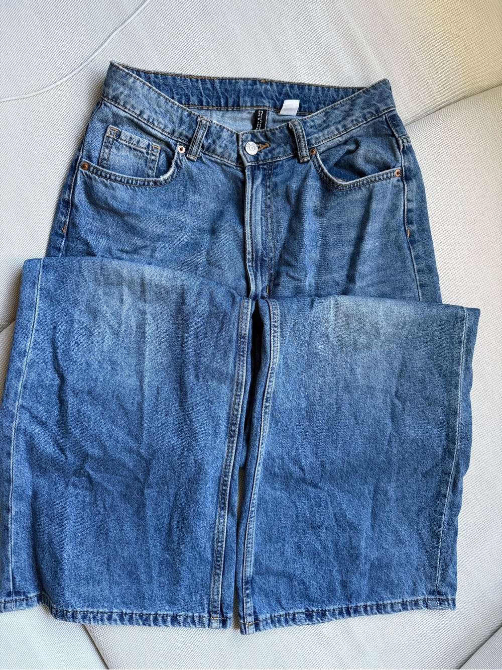 H&M Women's Blue Relaxed Fit Denim Jeans